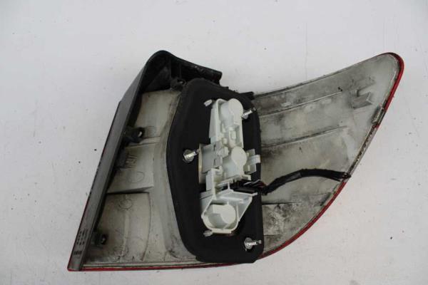 FEU ARRIERE GAUCHE MERCEDES - Vue 2